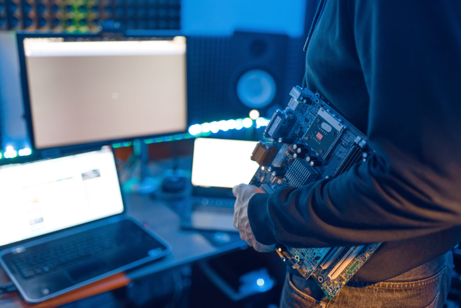 What Are On-site IT Support Services and When Should Your Business Invest In Them